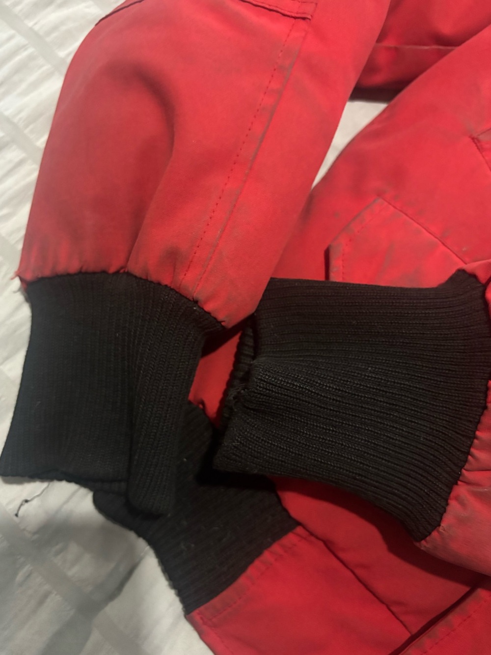 Youth Canada Goose Bomber -LIMITED TIME - Picture 5 of 8